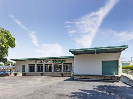 Self-Storage Facility «Extra Space Storage», reviews and photos, 128 Bridge St, Newton, MA 02458, USA