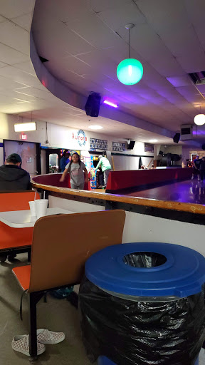 Roller Skating Rink «Aurora Skate Center», reviews and photos, 34W113 Montgomery Rd, Aurora, IL 60504, USA