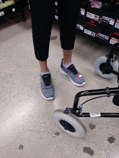 Shoe Store «SKECHERS Factory Outlet», reviews and photos, 15251 Beach Blvd, Westminster, CA 92683, USA