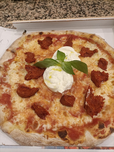 Kommentare und Rezensionen über Pizza Napoli