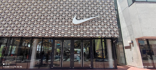 Clothing Store «Nike Miami», reviews and photos, 1035 Lincoln Rd, Miami Beach, FL 33139, USA