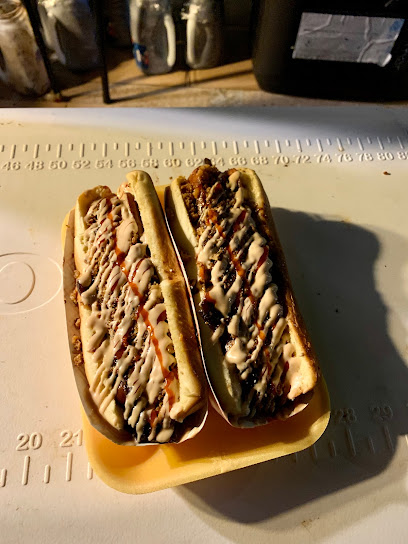 Yoyo’s Hotdog (Food Cart)