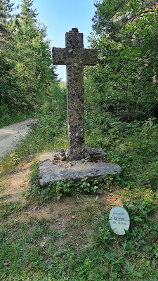 Croix du Loup à Les Salces