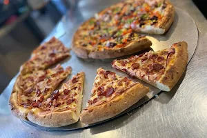 EAT Pizza image
