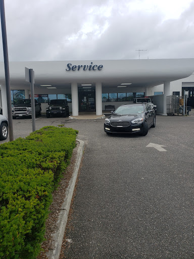 Car Dealer «Chrysler Dodge Jeep Ram Southampton», reviews and photos, 691 County Rd 39A, Southampton, NY 11968, USA