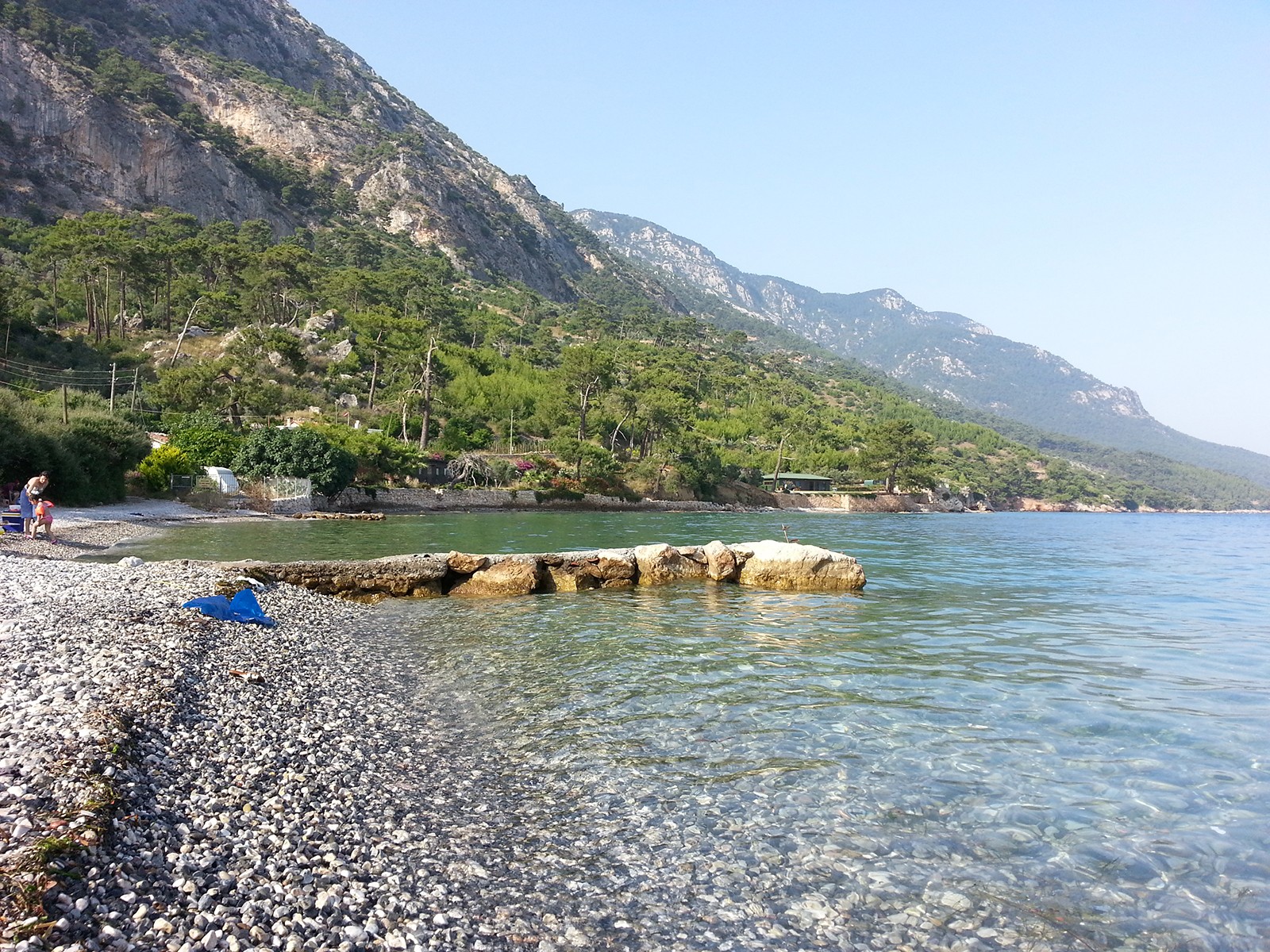Foto av Chardak beach med grå sten yta
