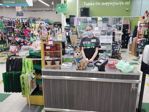 Pet Supply Store «Pet Supplies Plus», reviews and photos, 270 N Bolingbrook Dr, Bolingbrook, IL 60440, USA