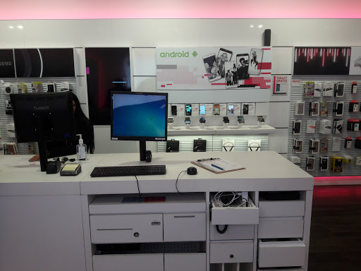 Cell Phone Store «T-Mobile», reviews and photos, 490 El Camino Real #130, Redwood City, CA 94062, USA