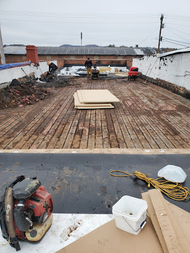 Roofing Contractor «Sumner Roofing & Exteriors», reviews and photos, 115 Powell Dr, Hendersonville, TN 37075, USA