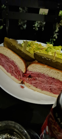 Pastrami du Restaurant de hamburgers Schwartz’s Deli à Paris - n°11