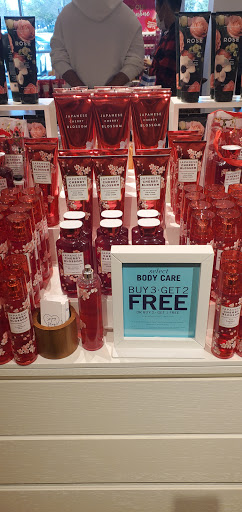 Beauty Supply Store «Bath & Body Works», reviews and photos, 2885 Market Center Dr, Rockwall, TX 75032, USA