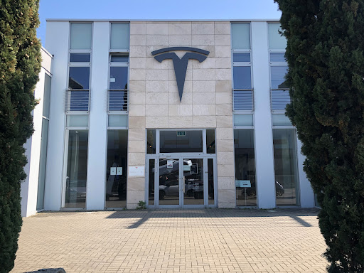 Tesla Center Mannheim Friedrichsfeld