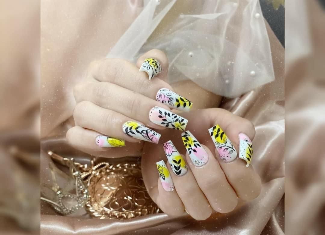 Tiệm Nails Lyn