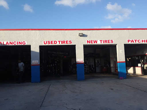 Tire Shop «Smalleys Tire & Auto Repair», reviews and photos, 1001 W Sunrise Blvd, Fort Lauderdale, FL 33311, USA