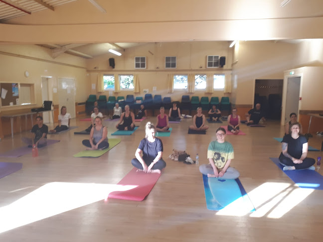 Comments and reviews of Yoga with Tori (Glenfield)