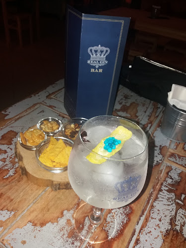 Real Gin - Bar