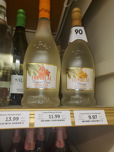 Wine Store «Total Wine & More», reviews and photos, 333 Crossroads Blvd, Cary, NC 27518, USA