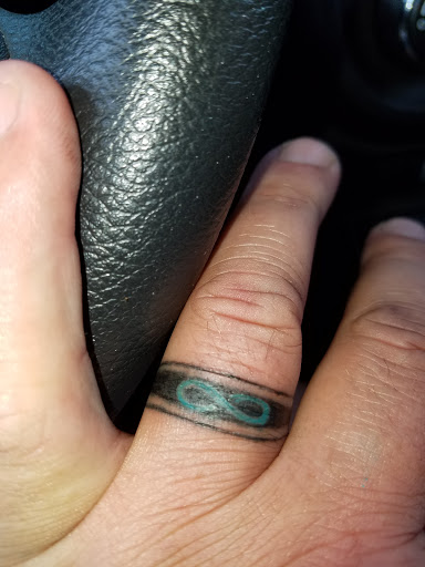 Tattoo Shop «Blue Fin Tattoos», reviews and photos, 2180 Perry Lane Rd, Brunswick, GA 31525, USA