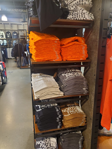 Clothing Store «The North Face Outlet», reviews and photos, 8225 Vineland Ave, Orlando, FL 32831, USA