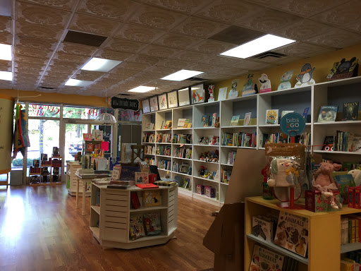 Book Store «Little Shop of Stories», reviews and photos, 133 E Court Square # A, Decatur, GA 30030, USA