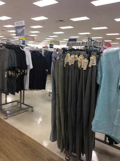 Department Store «Marshalls», reviews and photos, 70 Worcester-Providence Turnpike, Millbury, MA 01527, USA