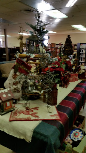 Thrift Store «H2O Help & Hope To Others», reviews and photos, 451 SE Maple St, Dallas, OR 97338, USA