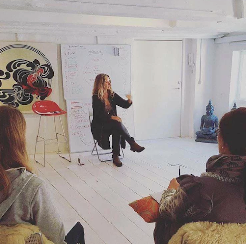 Anmeldelser af Be Change IRC i Nivå - Indkøbscenter