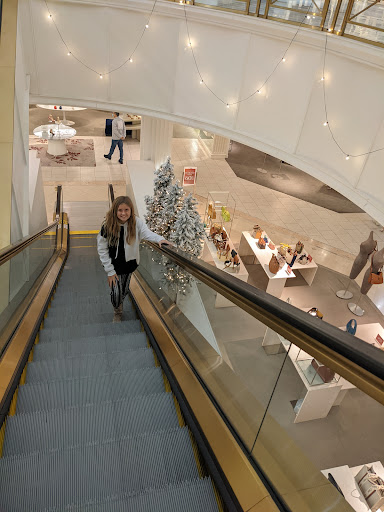 Shopping Mall «Biltmore Fashion Park», reviews and photos, 2502 E Camelback Rd, Phoenix, AZ 85016, USA