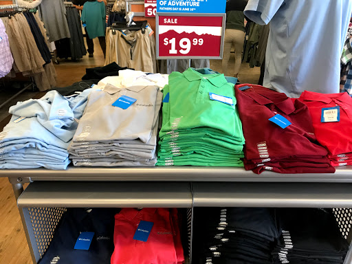 Sportswear Store «Columbia Sportswear Store - Gilroy, CA», reviews and photos, 681 Leavesley Rd d135, Gilroy, CA 95020, USA