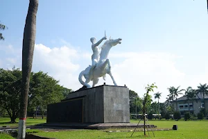 Monumen Patung Pangeran Diponegoro KODAM IV Diponegoro image