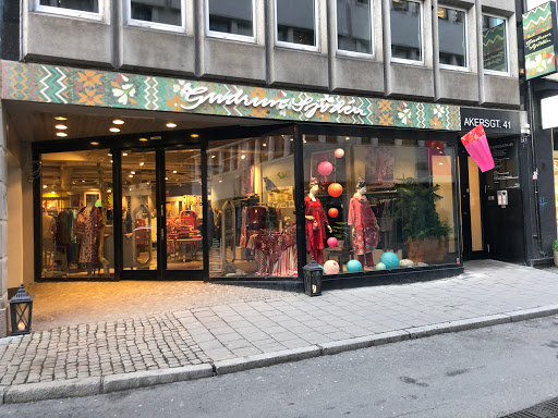 Stores to buy women's clothing Oslo