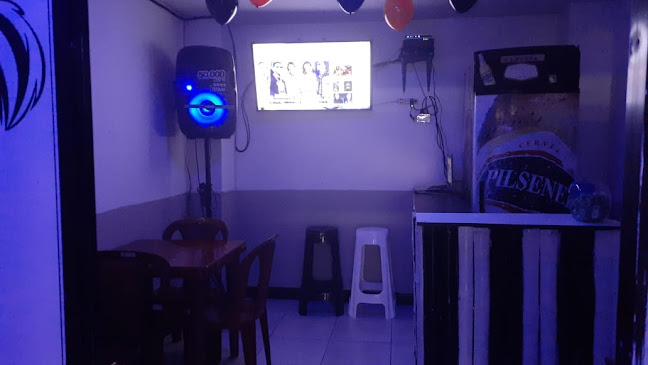 Opiniones de Bar-Karaoke-Black&White en Guayaquil - Pub