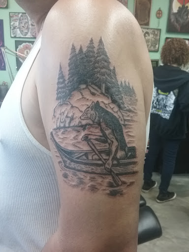 Tattoo Shop «Maximum Tattoo», reviews and photos, 20594 N Milwaukee Ave, Deerfield, IL 60015, USA