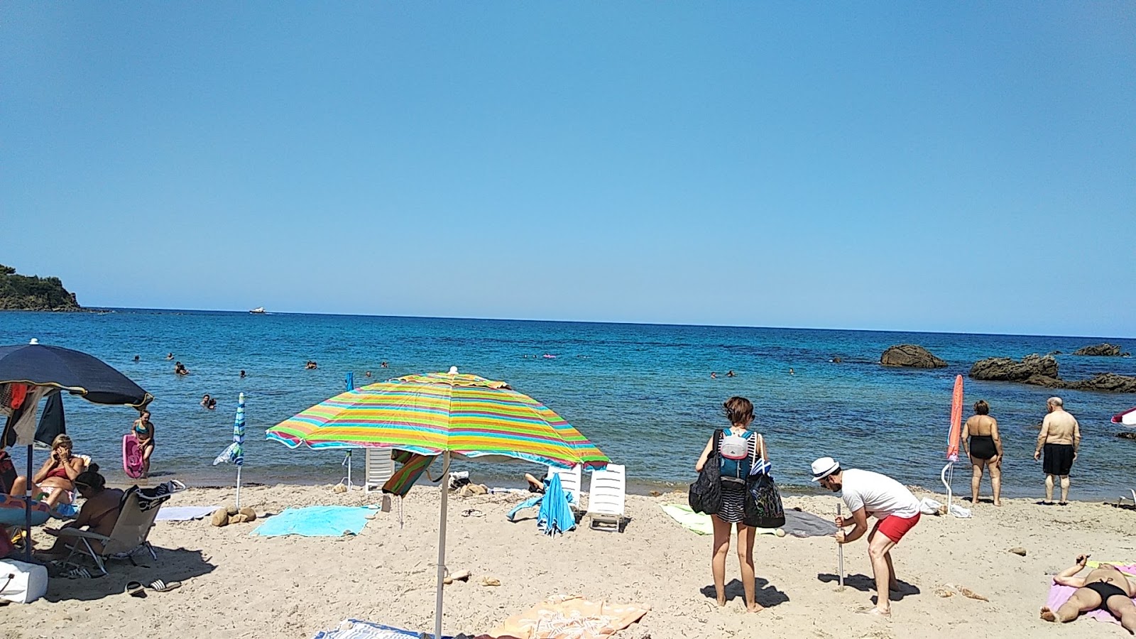 Foto av Spiaggia Di Mazzaforno med hög nivå av renlighet