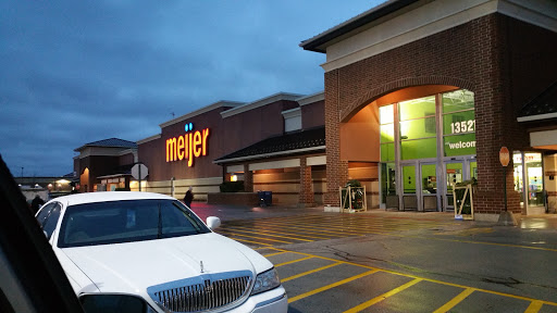 Grocery Store «Meijer», reviews and photos, 13521 S Route 59, Plainfield, IL 60544, USA