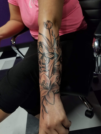 Explore finger tattoos ideas, creative tattoo ideas in Corpus Christi, available at Purple Ink - Tattoo & Piercing Studio