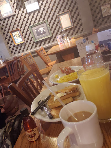 American Restaurant «Cracker Barrel Old Country Store», reviews and photos, 970 W Pointe Ct, Lithia Springs, GA 30122, USA