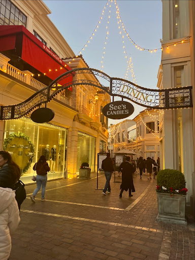 Shopping Mall «The Grove», reviews and photos, 189 The Grove Dr, Los Angeles, CA 90036, USA