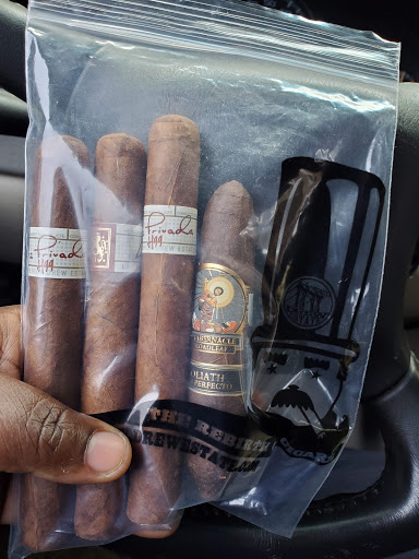 Tobacco Shop «Tobacco Plaza», reviews and photos, 250 Golden Isles Plaza, Brunswick, GA 31520, USA