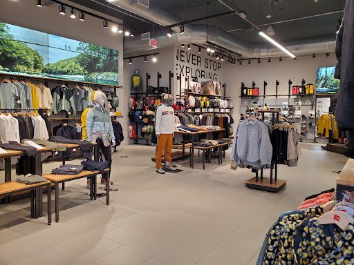 Clothing Store «The North Face», reviews and photos, 4325 Glenwood Ave, Raleigh, NC 27612, USA