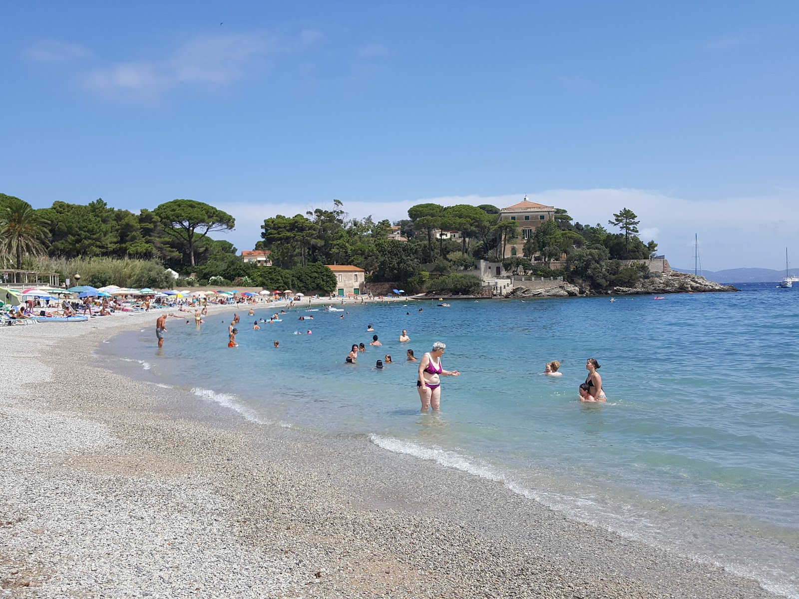 Photo de Spiaggia di Cavo - recommandé pour les voyageurs en famille avec des enfants