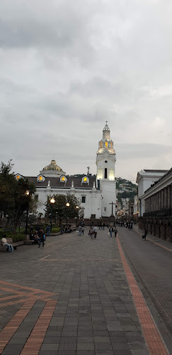 Juan de Velasco N 26-10, Quito 170135, Ecuador