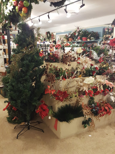 Thrift Store «Re-Uzit Shop of New Holland», reviews and photos, 707 W Main St, New Holland, PA 17557, USA