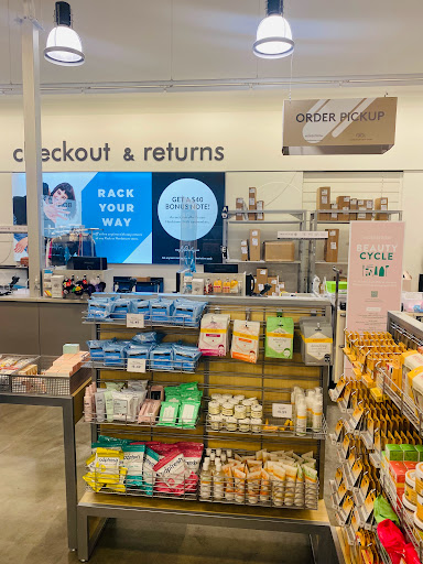 Department Store «Nordstrom Rack Lake Brandon Plaza», reviews and photos, 11201 Causeway Blvd, Brandon, FL 33511, USA