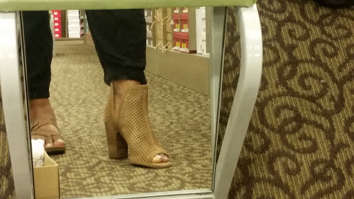 Shoe Store «DSW Designer Shoe Warehouse», reviews and photos, 95 NJ-23, Wayne, NJ 07470, USA