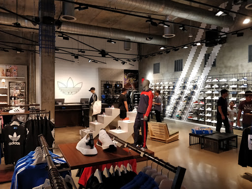 Shoe Store «Adidas Originals», reviews and photos, 8009 Melrose Ave, Los Angeles, CA 90046, USA