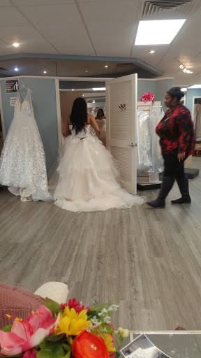 Ballew Bridal & Formal Salon, 547 W Poplar Ave, Collierville, TN 38017, USA, 