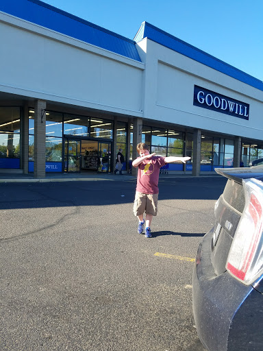 Thrift Store «Goodwill», reviews and photos