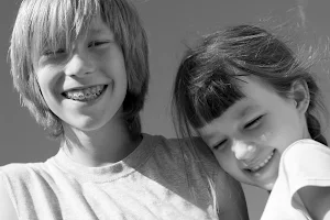 Kids’ Bright Smiles Clinic | Ορθοδοντική & Παιδοδοντία Περαία | Dr. Κακλαμάνος - Αναπληρωτής Καθηγητής image