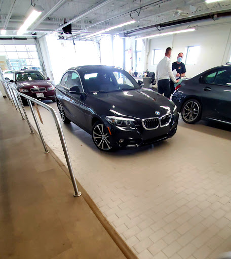 BMW Dealer «BMW of Milwaukee North», reviews and photos, 5990 N Green Bay Ave, Glendale, WI 53209, USA